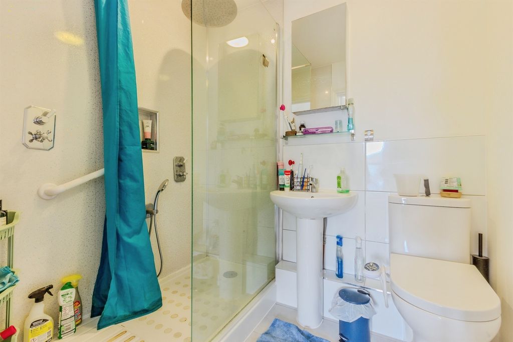 Additional image 16 of 4 bed penthouse for saleGreat Stour Mews, Canterbury CT1