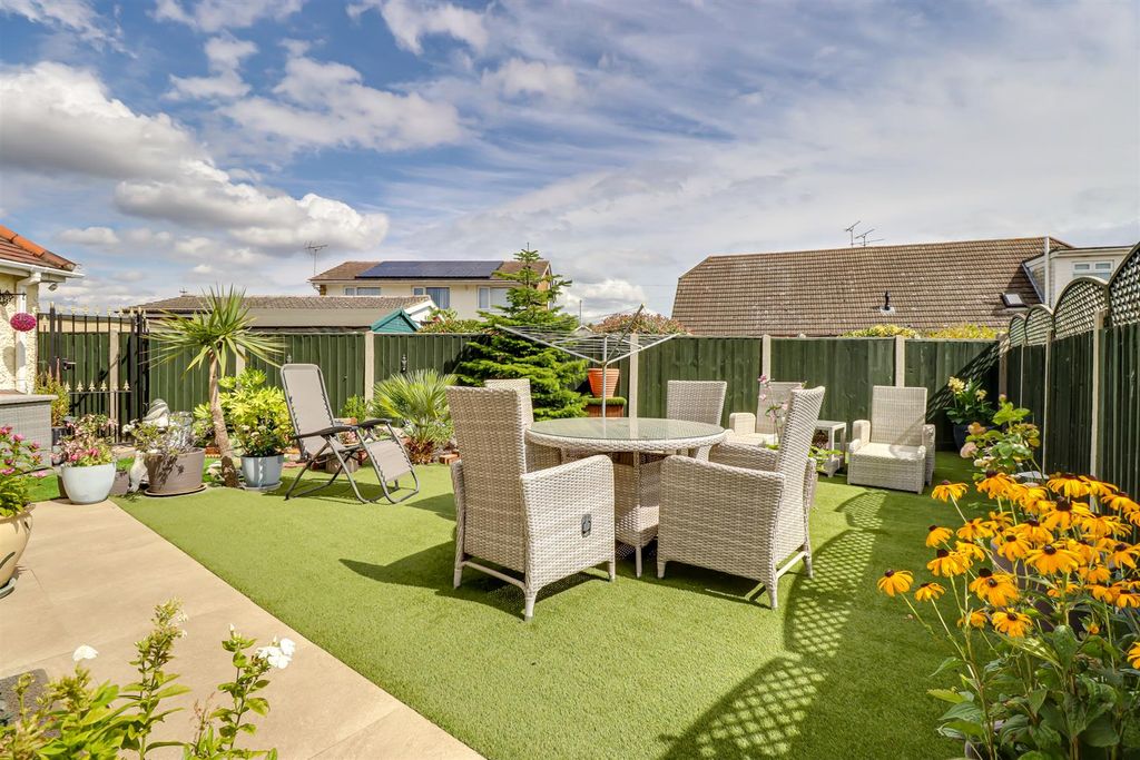 Additional image 20 of 4 bed detached house for saleBarbara Avenue, Canvey Island SS8