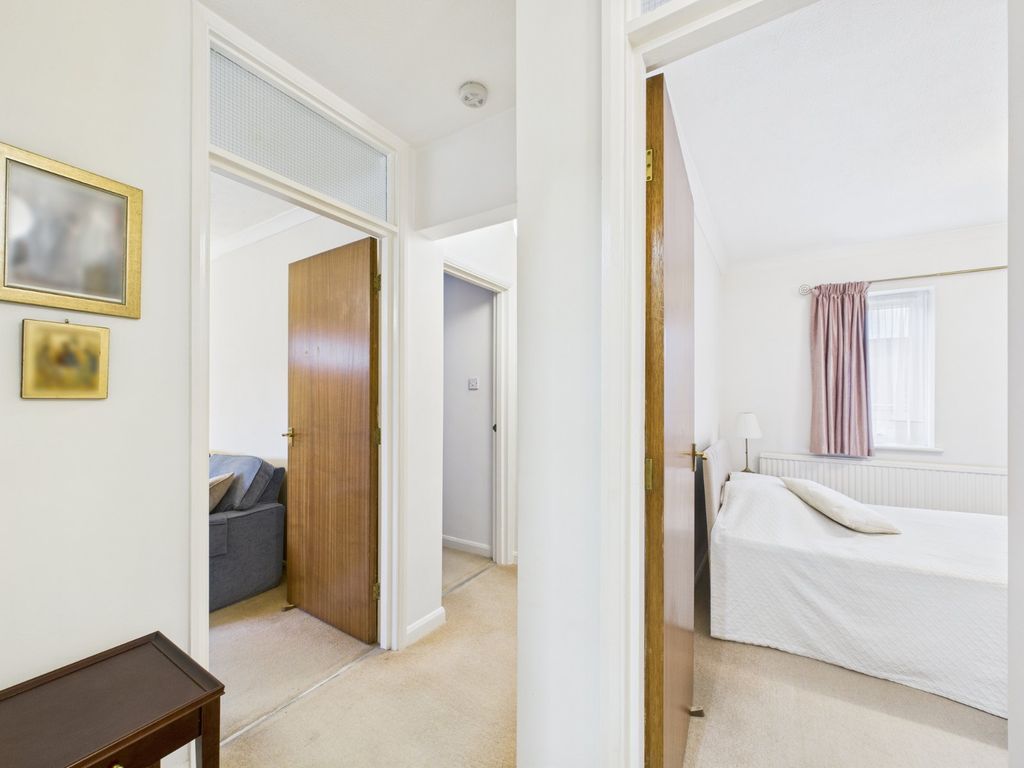 Additional image 8 of 3 bed flat for saleAvenue House, Park Road, Chesham, Buckinghamshire HP5