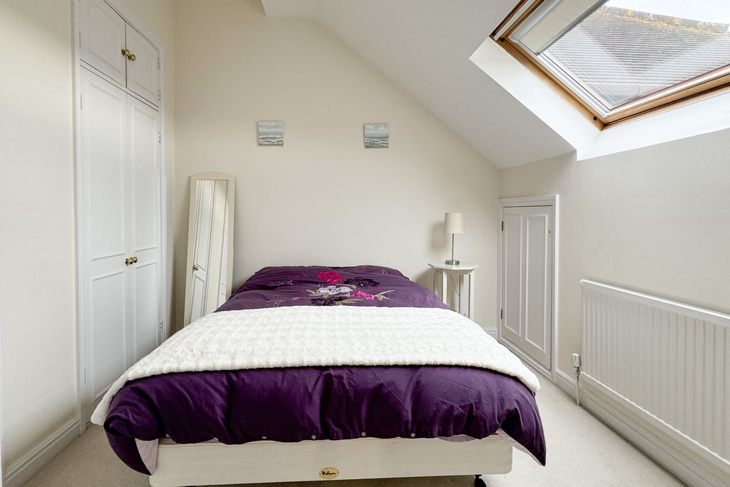 Additional image 7 of 3 bed flat for saleCroft Road, Thame OX9