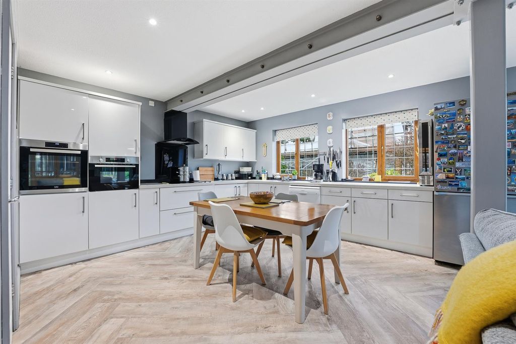 Additional image 5 of 6 bed detached house for saleRye Flatt Lane, Chesterfield S40