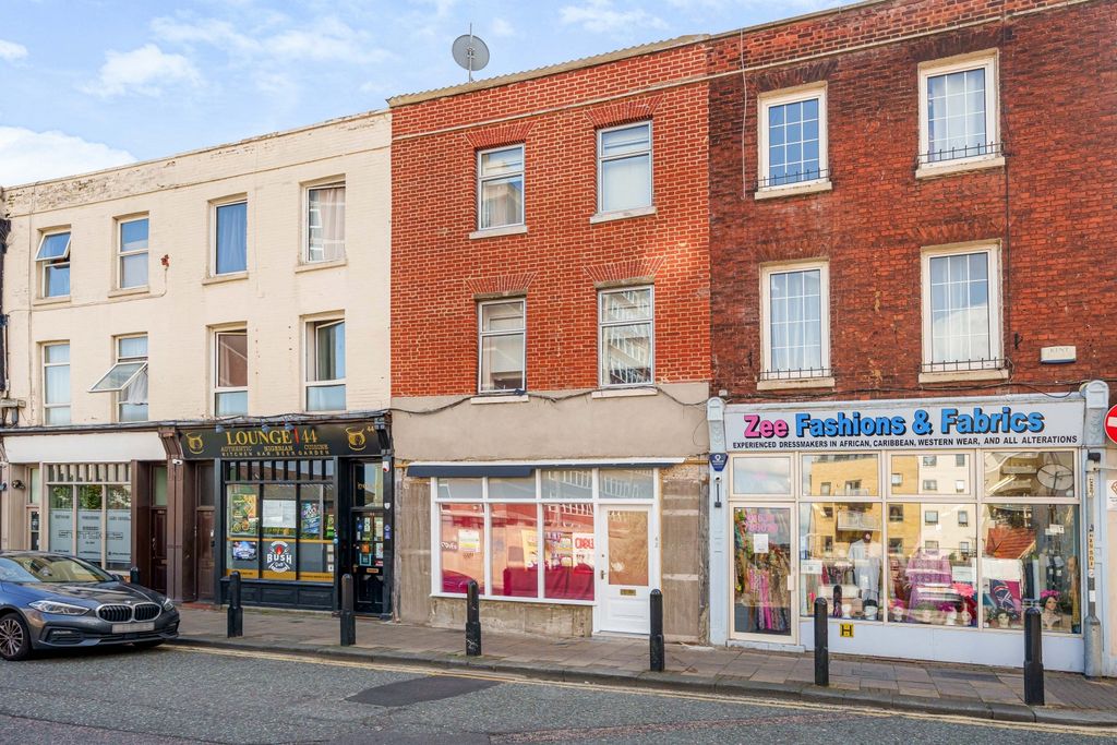 Additional image 17 of 5 bed flat for saleHigh Street, Chatham ME4
