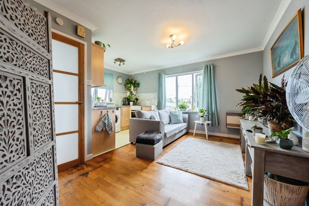 Additional image 4 of 1 bed flat for saleFernleigh Gardens, Wadebridge, Cornwall PL27