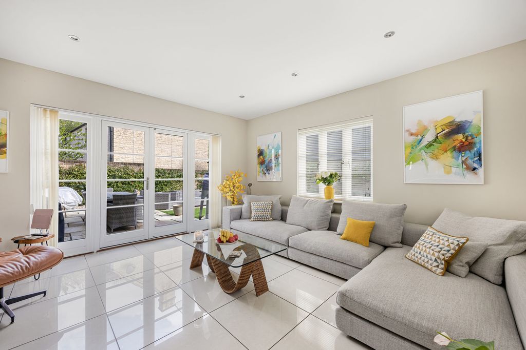 Additional image 7 of 5 bed detached house for saleBeecham Close, Cirencester, Gloucestershire GL7
