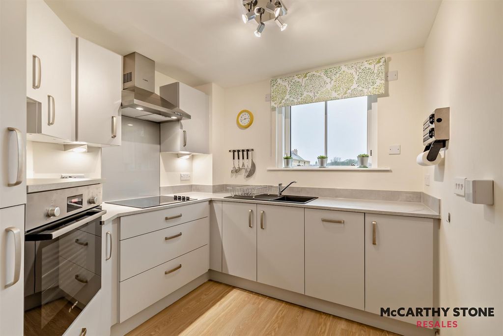 Additional image 5 of 2 bed flat for saleStation Road, Buxton SK17