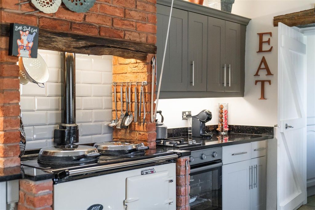 Additional image 10 of 4 bed property for saleHawthorne Barns, Walton Back Lane, Somersall, Chesterfield S42