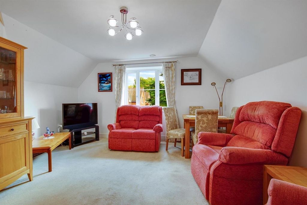 Additional image 2 of 2 bed flat for saleSt. Pauls Cray Road, Chislehurst BR7