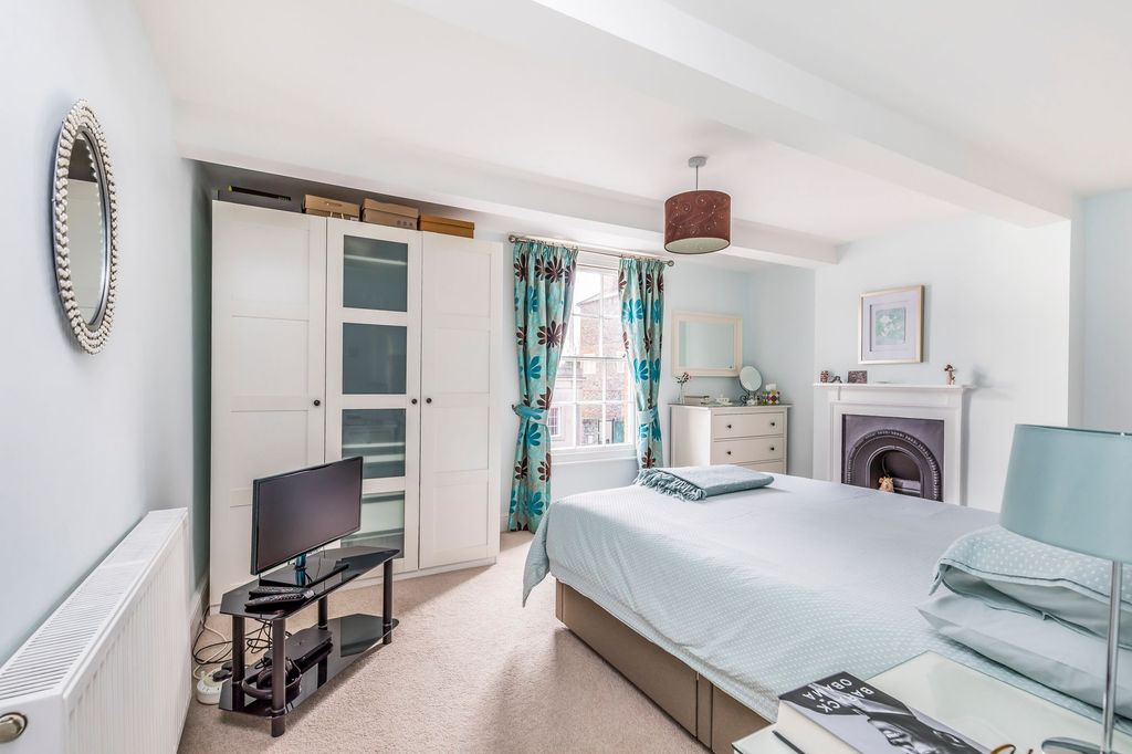 Additional image 7 of 4 bed semi-detached house for saleSt. Johns Street, Chichester PO19