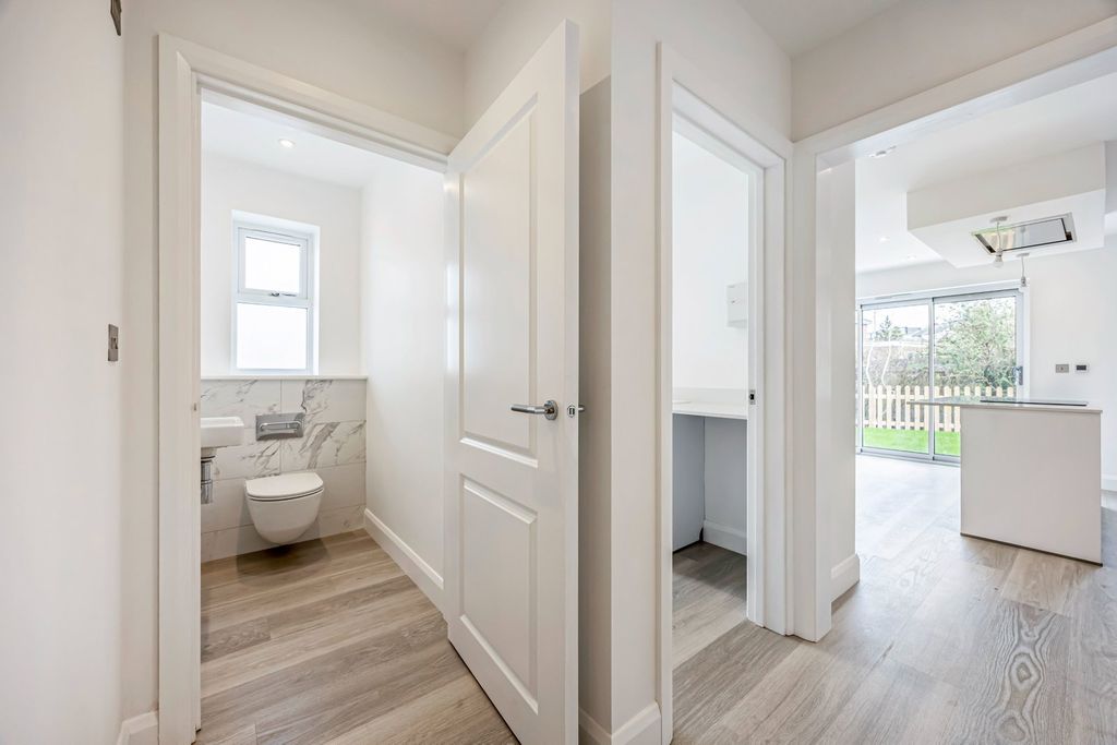 Additional image 6 of 3 bed semi-detached house for saleLondon Road, Cheltenham GL52