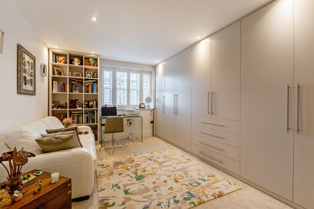 Additional image 6 of 2 bed flat for saleSparrows Herne, Bushey WD23