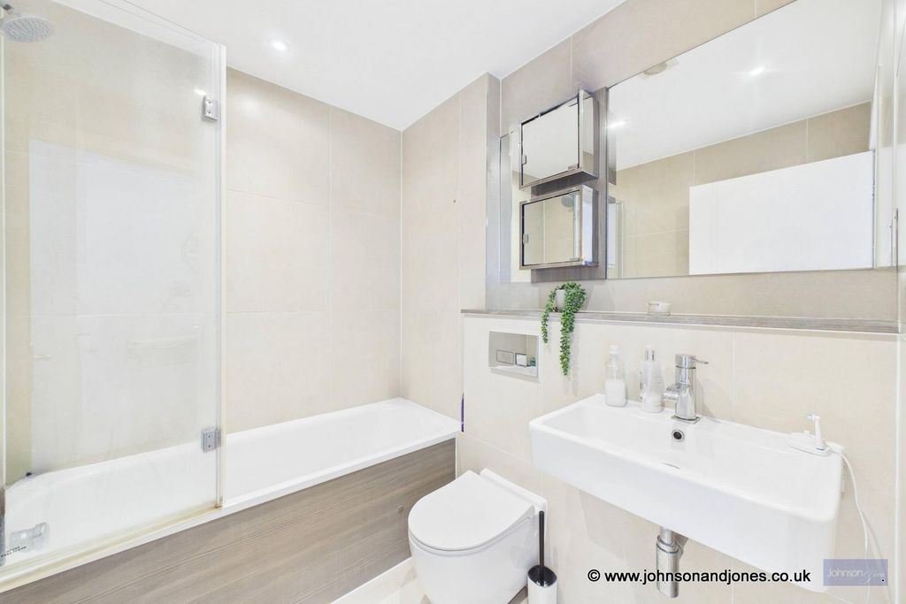 Additional image 12 of 2 bed flat for saleCoronation House, Chertsey KT16