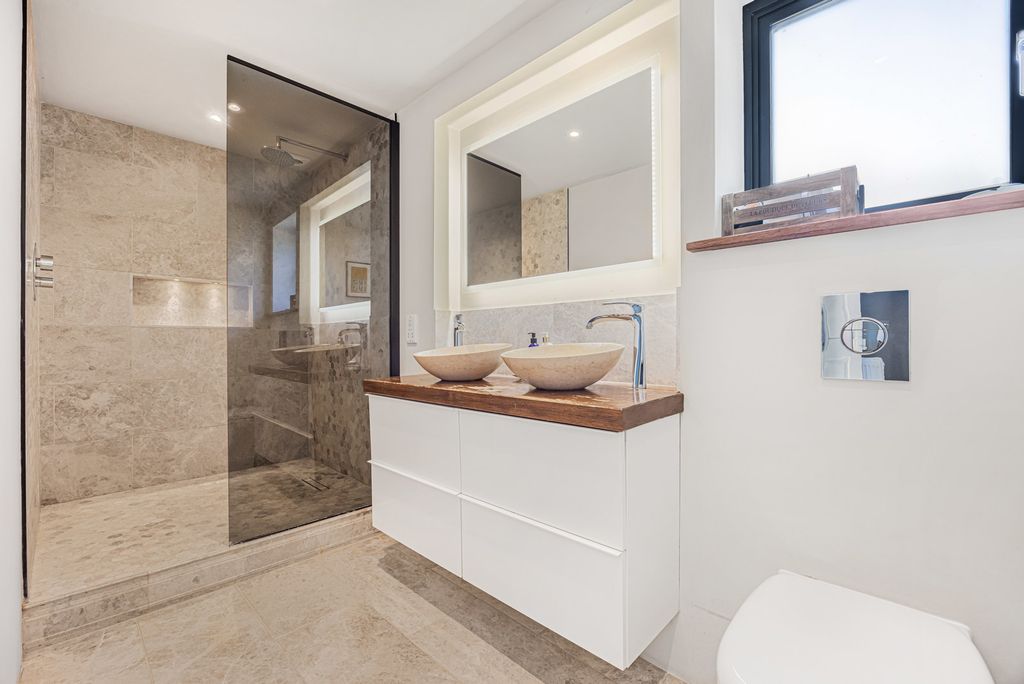 Additional image 16 of 4 bed bungalow for saleBarn Way, Cirencester, Gloucestershire GL7