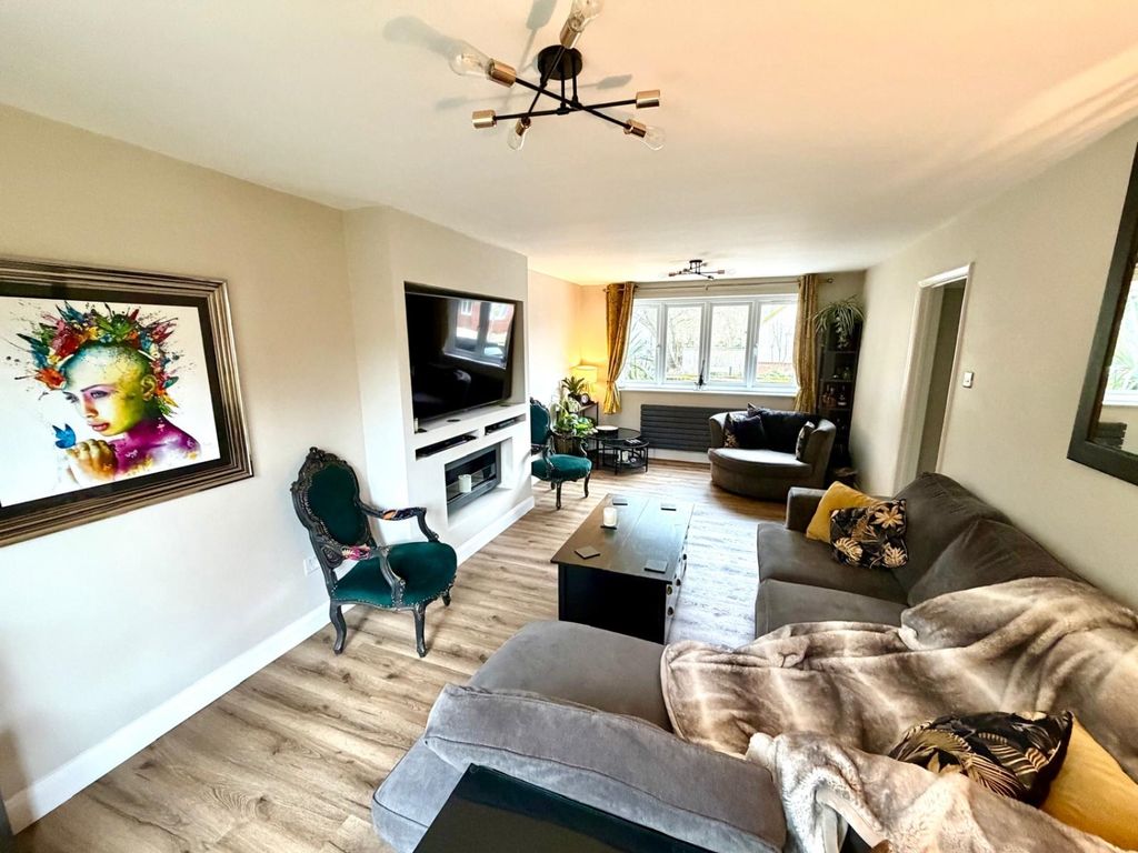 Additional image 3 of 4 bed detached house for saleLittle Green Lane, Chertsey, Surrey KT16