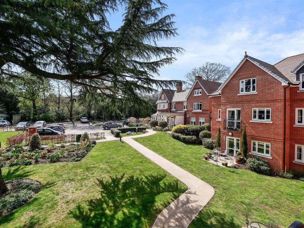 Additional image 13 of 2 bed flat for saleSt. Pauls Cray Road, Chislehurst BR7