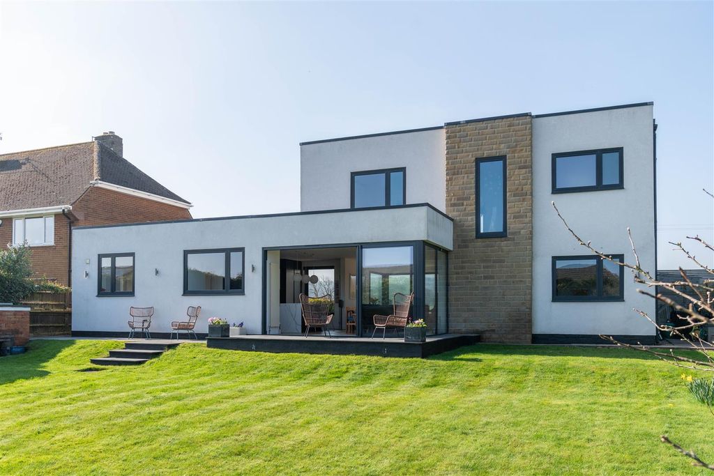 Additional image 16 of 4 bed detached house for saleWalton Back Lane, Walton, Chesterfield S42
