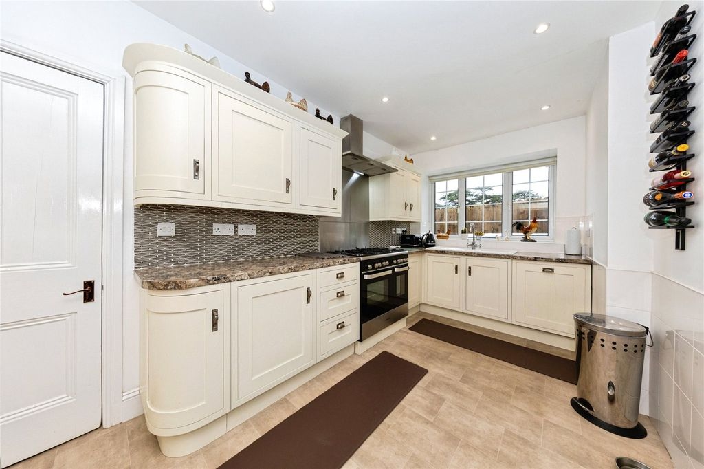 Additional image 15 of 3 bed bungalow for saleGwscwm Road, Burry Port, Carmarthenshire SA16