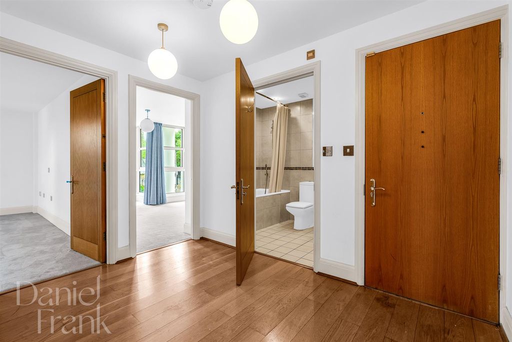 Additional image 15 of 2 bed flat for saleHigh Road, Chigwell IG7