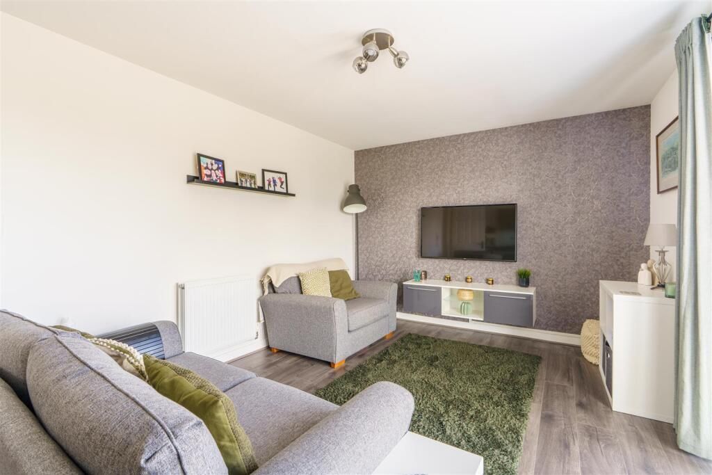 Additional image 4 of 2 bed flat for salePort Rise, Chatham ME4