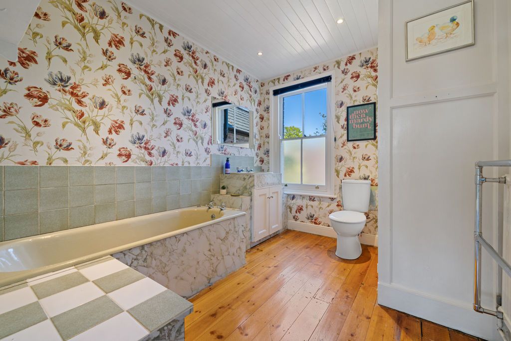 Additional image 23 of 4 bed semi-detached house for saleWhyke Road, Chichester PO19
