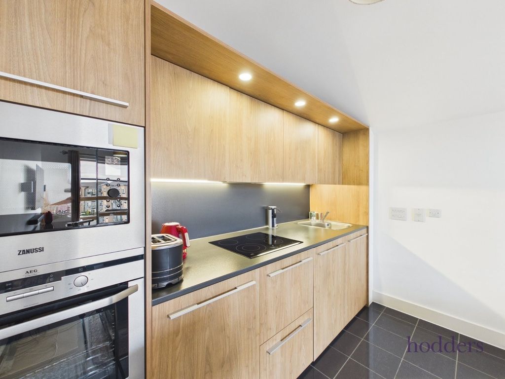 Additional image 9 of 2 bed flat for salePretoria Road, Chertsey, Surrey KT16