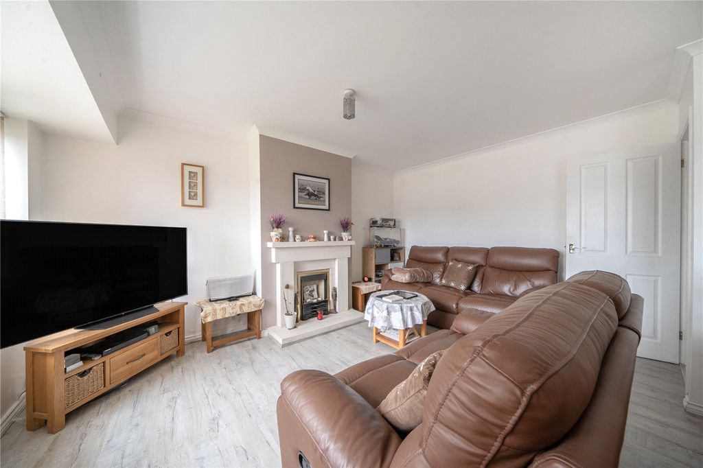 Additional image 2 of 2 bed maisonette for saleMount Nugent, Chesham, Buckinghamshire HP5