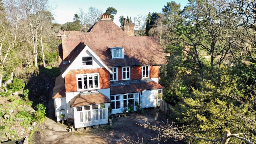 Additional image 11 of 3 bed flat for saleChurch Hill, Camberley GU15