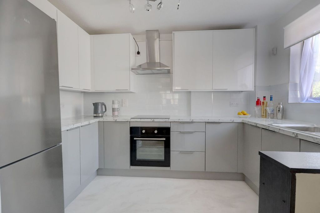 Additional image 14 of 1 bed flat for saleSummerleys Road, Princes Risborough, Buckinghamshire HP27
