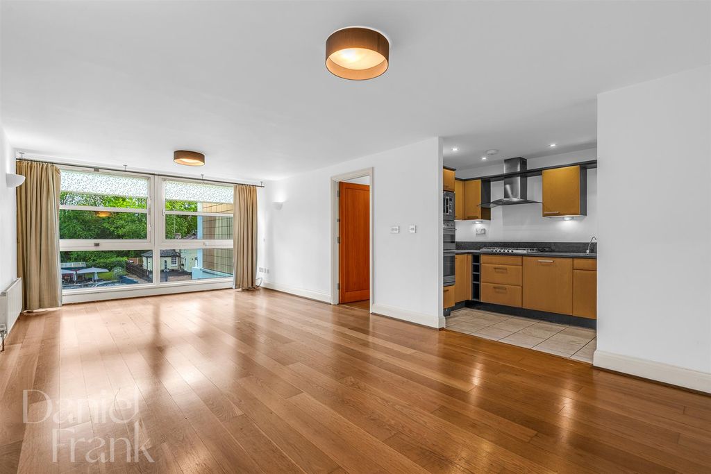 Additional image 2 of 2 bed flat for saleHigh Road, Chigwell IG7