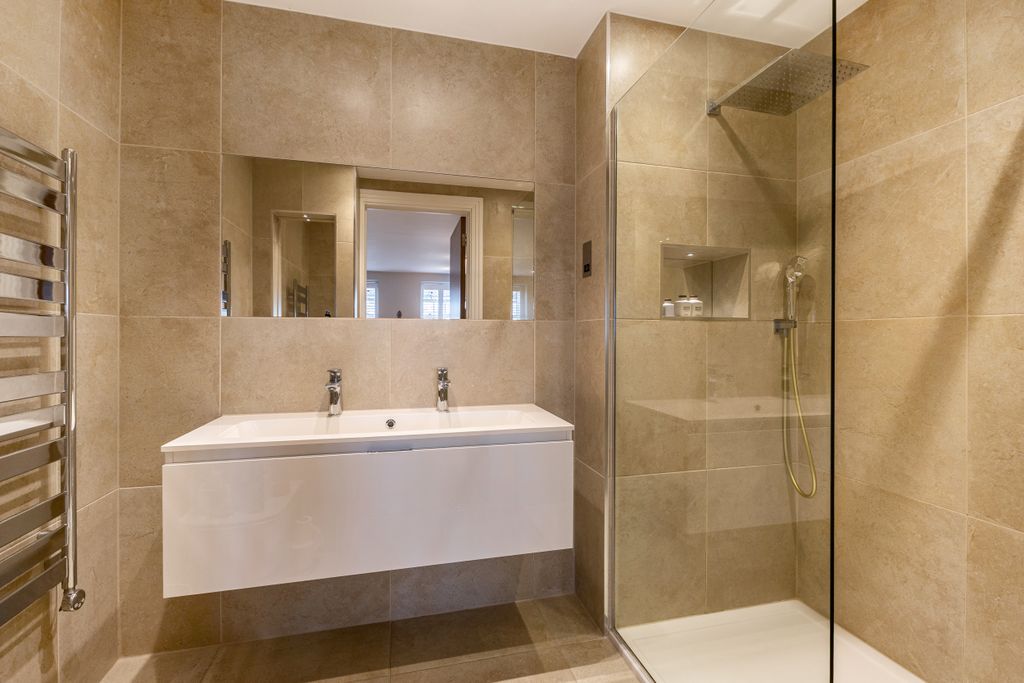 Additional image 8 of 2 bed flat for saleSparrows Herne, Bushey WD23