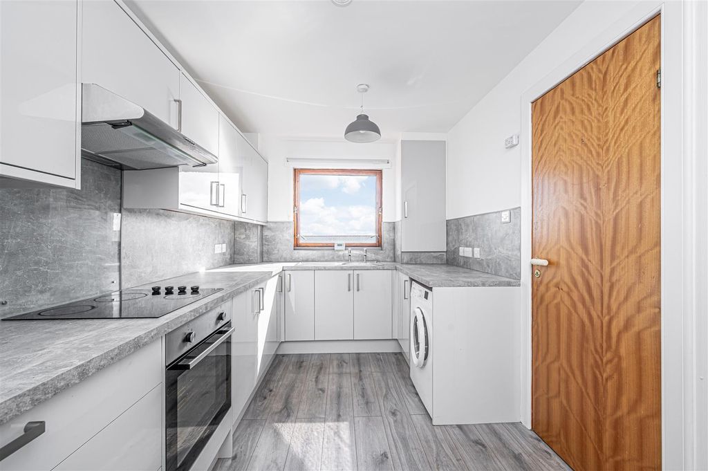 Additional image 4 of 2 bed flat for saleGladney Square, Kirkcaldy KY1