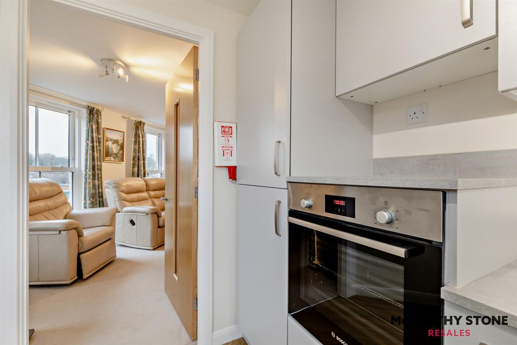 Additional image 6 of 2 bed flat for saleStation Road, Buxton SK17