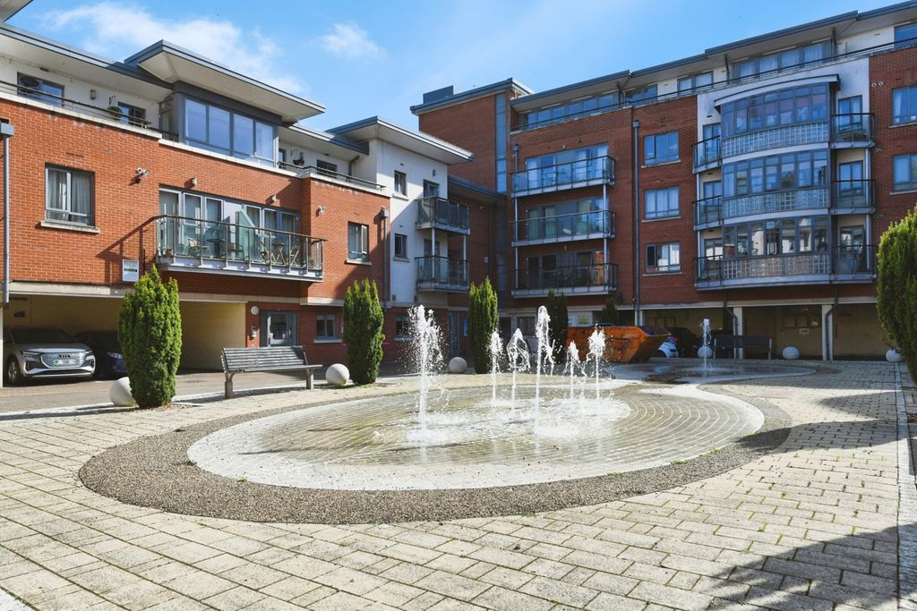 Additional image 2 of 2 bed flat for saleVictoria Court, New Street, Chelmsford, Essex CM1