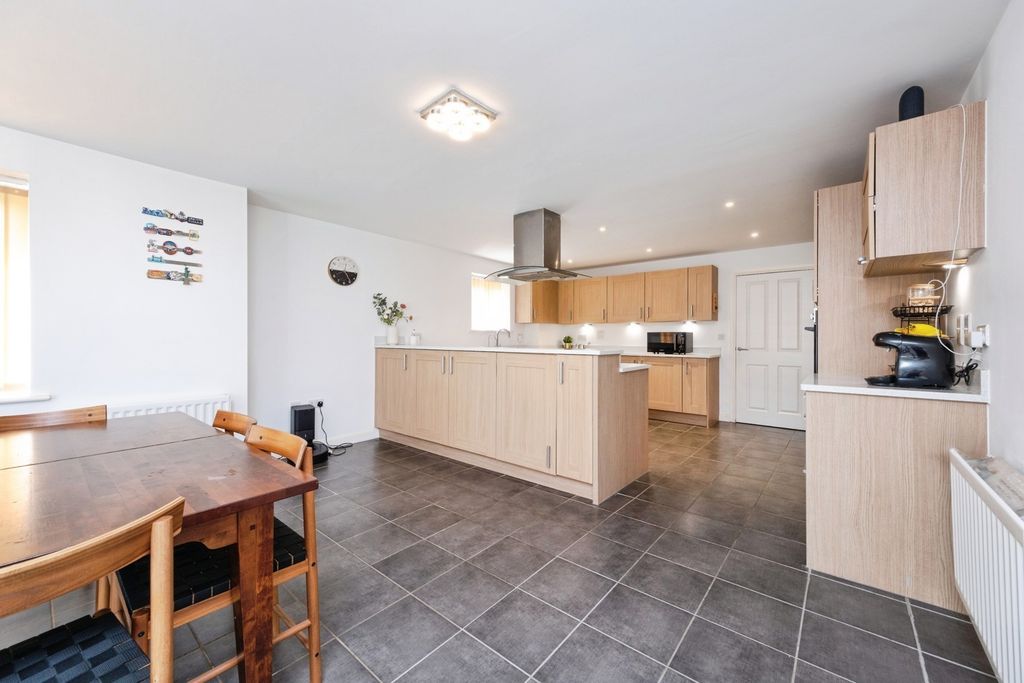 Additional image 5 of 5 bed detached house for saleTurnpin Close, Buckingham, Buckinghamshire MK18