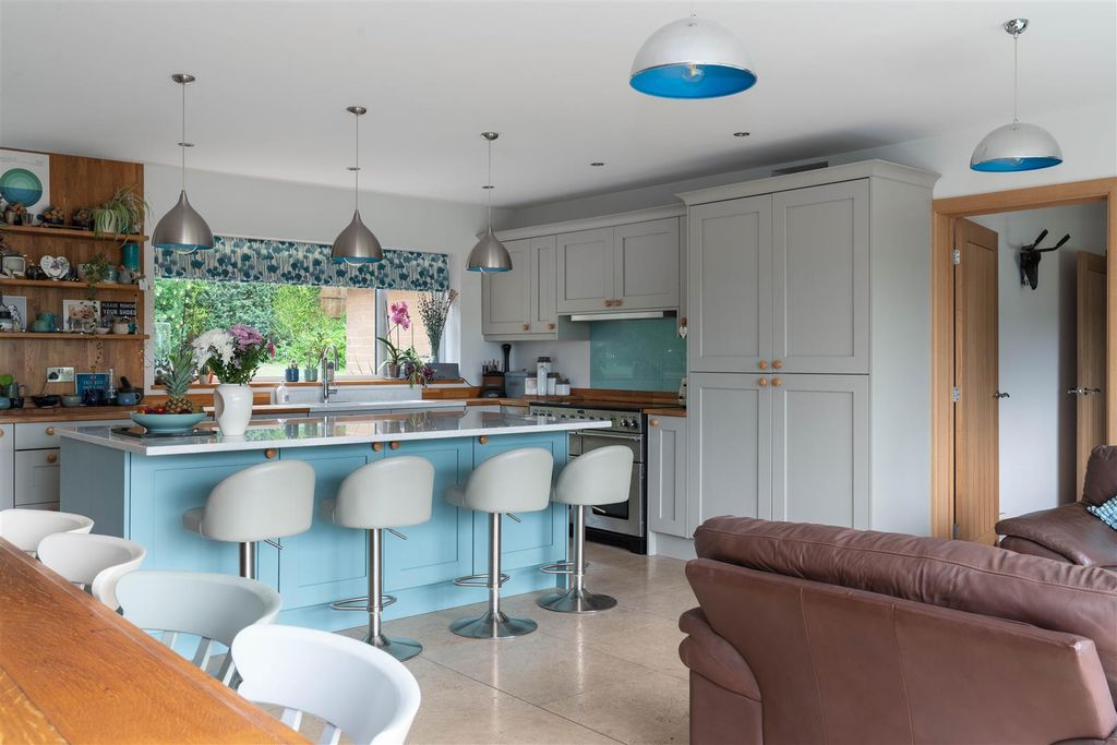 Additional image 10 of 6 bed detached house for saleLansdale House, Riggotts Lane, Walton, Chesterfield S42