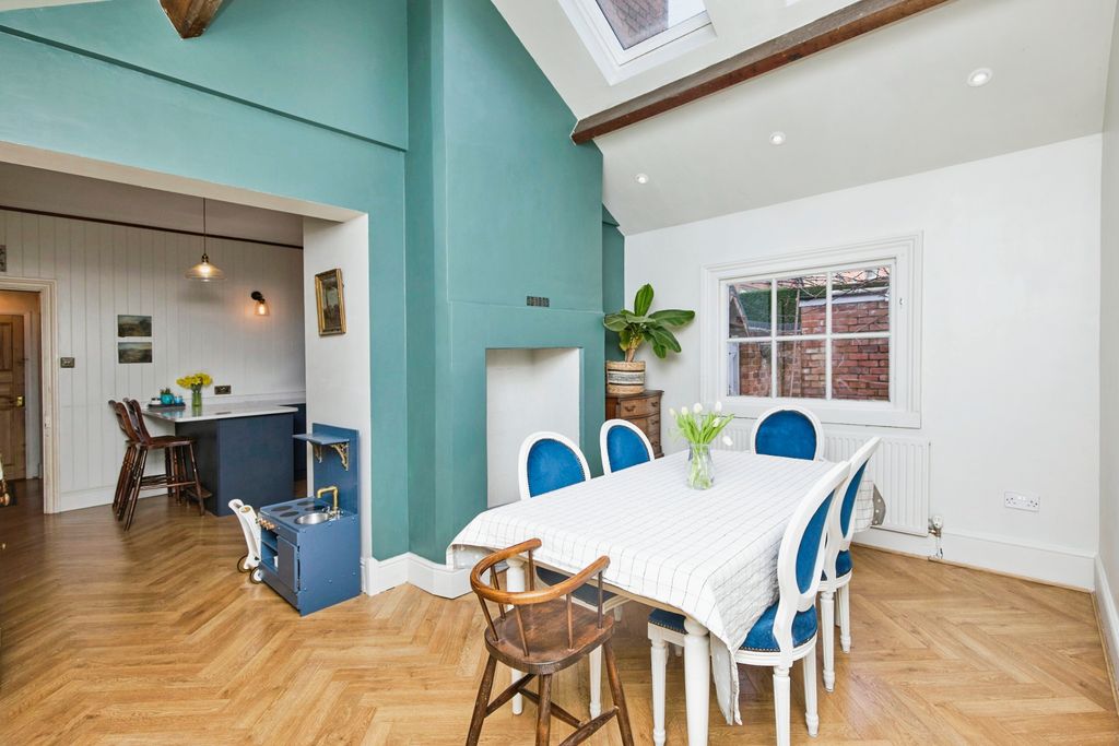 Additional image 11 of 7 bed semi-detached house for saleAlexandra Road, Burton-On-Trent, Staffordshire DE15