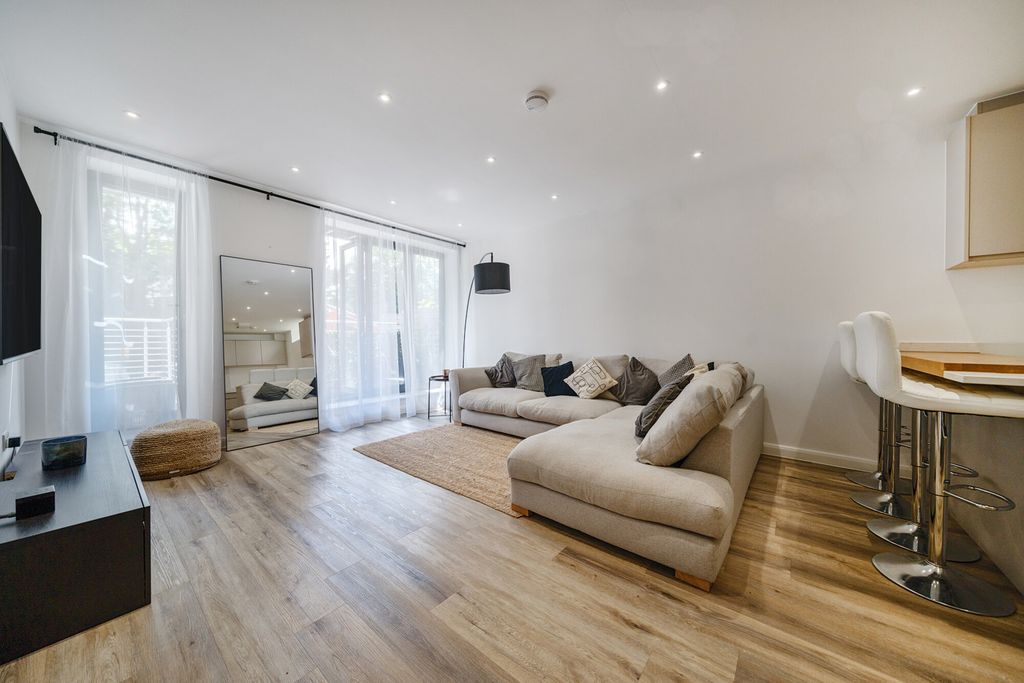 Additional image 17 of 2 bed flat for saleSouthill Road, Chislehurst BR7
