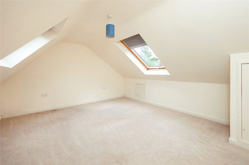 Additional image 6 of 2 bed flat for saleFinsbury Place, Chipping Norton, Oxfordshire OX7