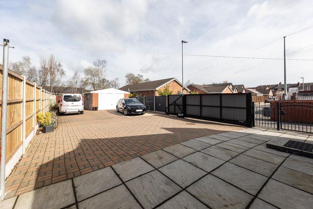 Additional image 17 of 3 bed detached house for saleMiddle Oxford Street, Castleford WF10