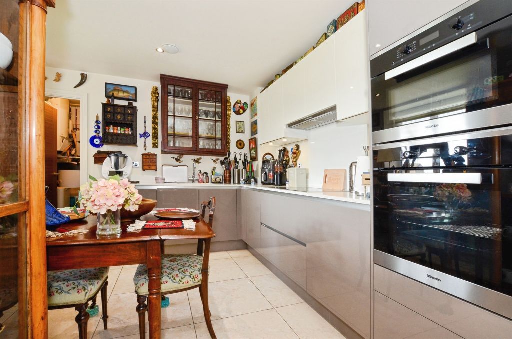 Additional image 33 of 3 bed penthouse for saleMarlborough Drive, Bushey WD23