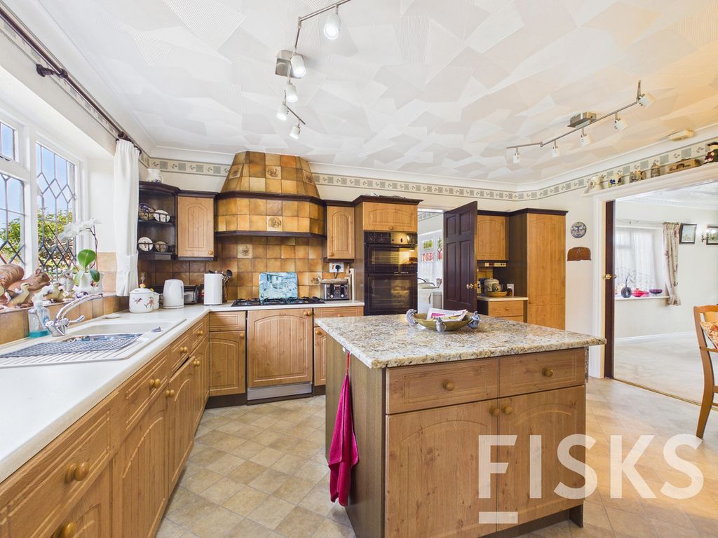 Additional image 9 of 4 bed detached house for saleLeigh Road, Canvey Island SS8