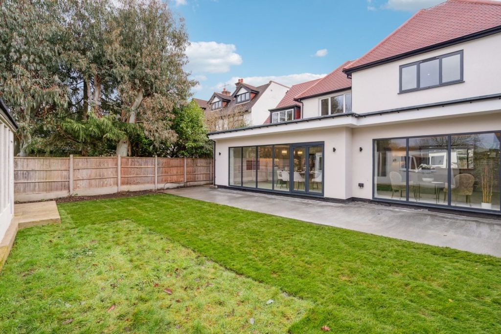 Additional image 39 of 5 bed detached house for saleAldenham Road, Bushey WD23