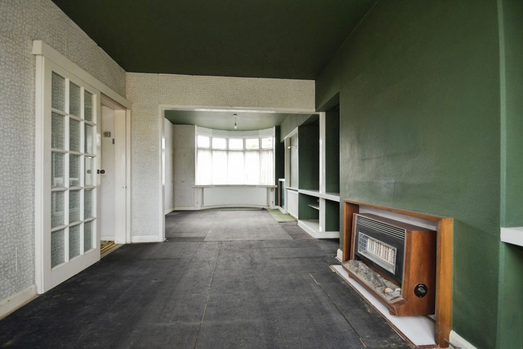 3 bed semi-detached house for saleMacclesfield Old Road, Buxton, Derbyshire SK17 photo 2