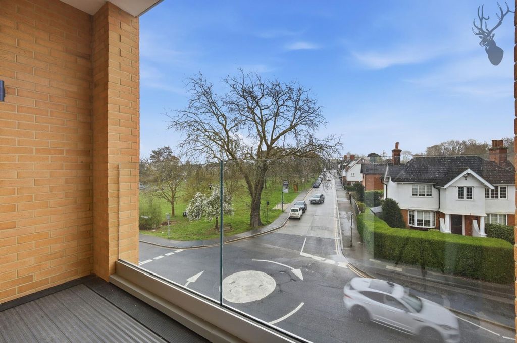 Additional image 14 of 2 bed flat for saleHigh Road, Chigwell IG7