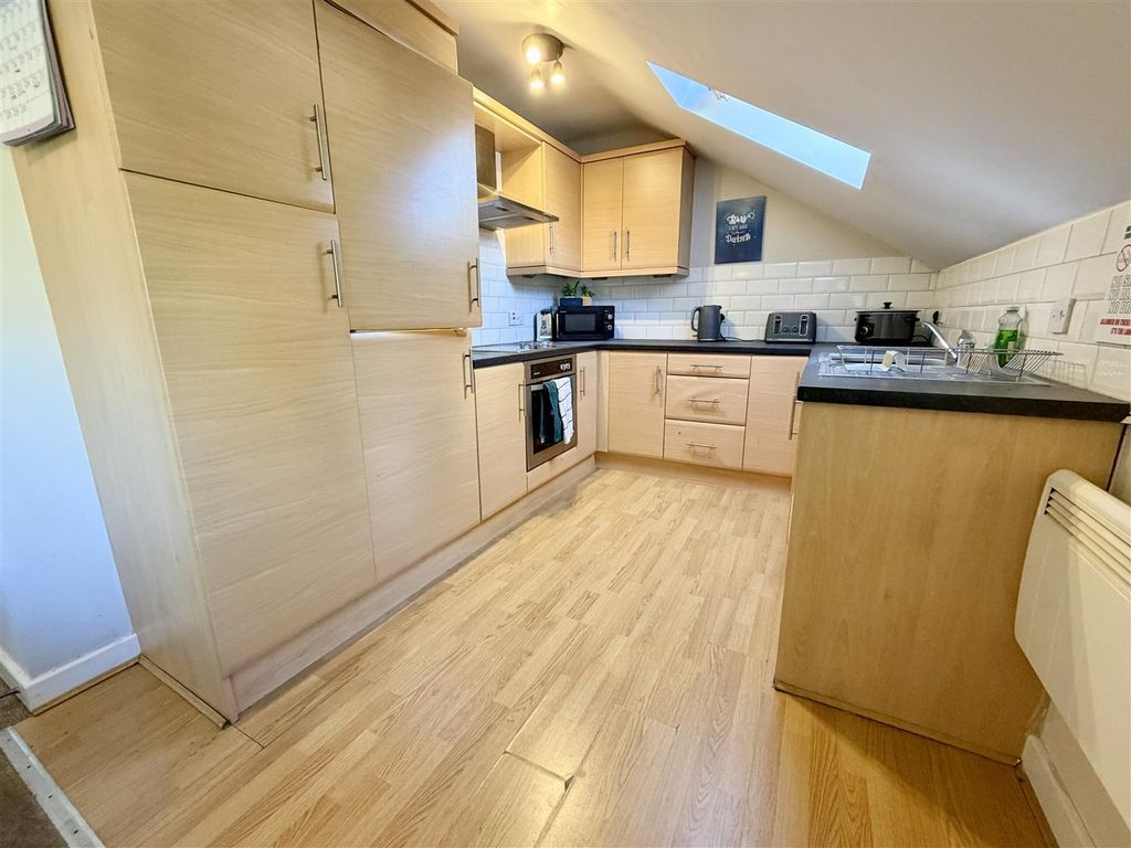 Additional image 5 of 2 bed flat for saleChapel Lane, Kippax, Leeds LS25