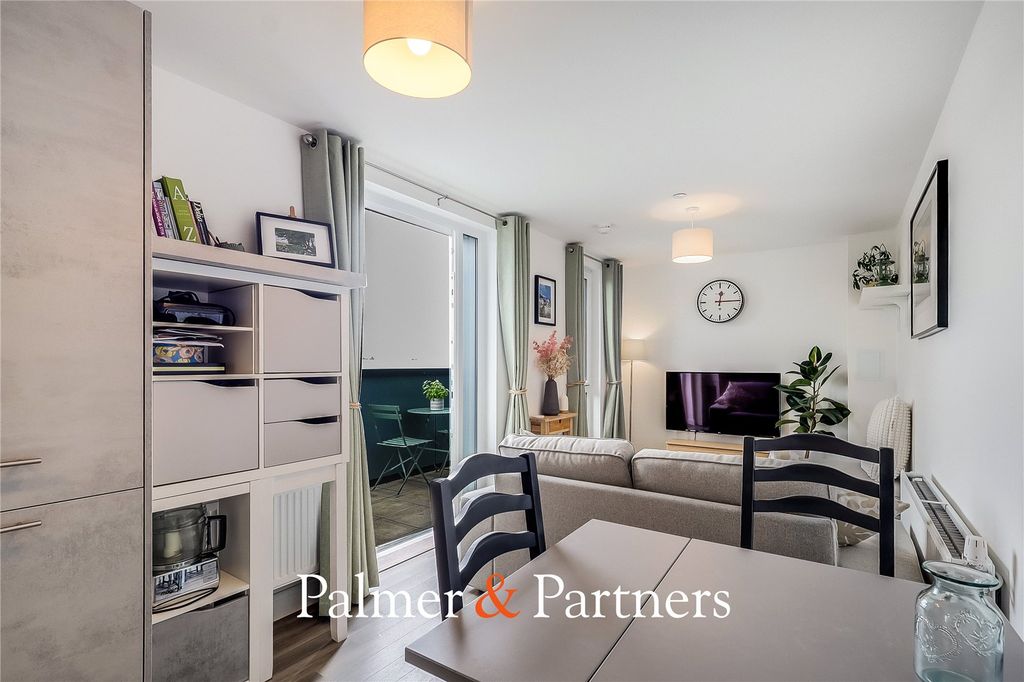 Additional image 2 of 2 bed flat for saleWharf Road, Chelmsford, Essex CM2