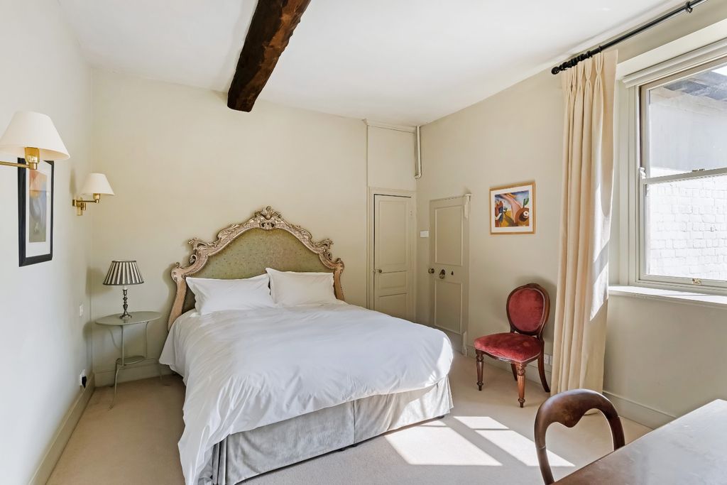 Additional image 13 of 10 bed town house for salePark Street, Cirencester, Gloucestershire GL7