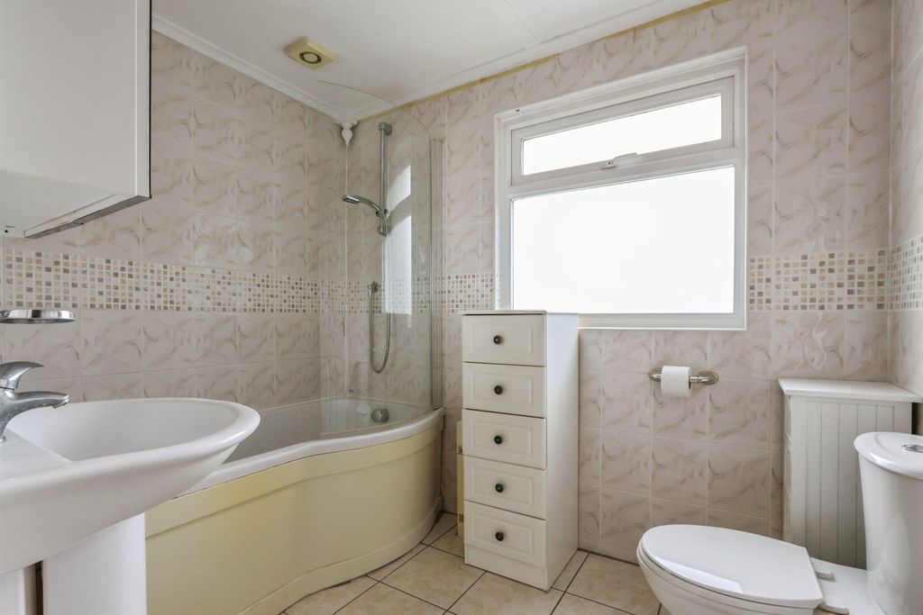 Additional image 7 of 4 bed detached house for saleDurlston Crescent, Christchurch BH23