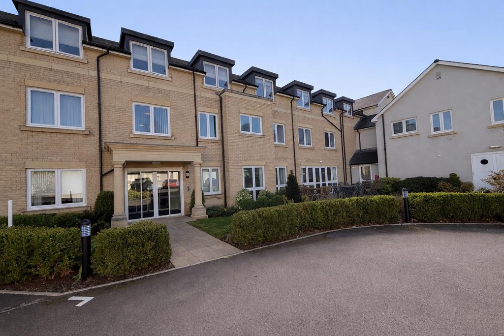Additional image 12 of 2 bed flat for saleSt Andrew's Lodge, The Causeway, Chippenham SN15