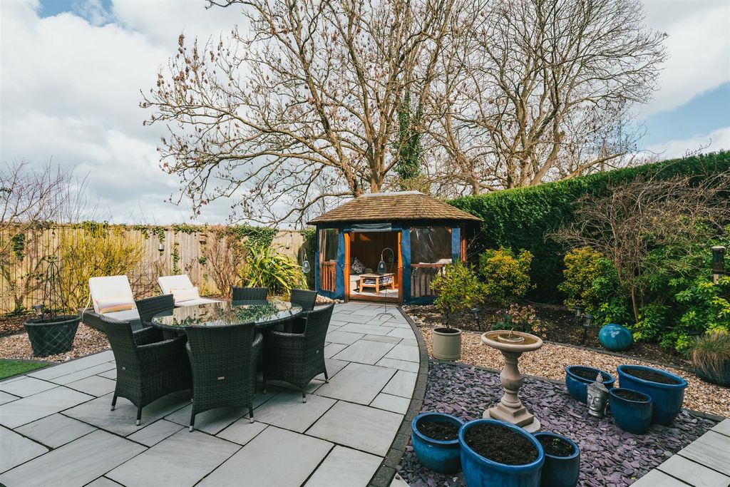 Additional image 37 of 5 bed property for saleOld Pheasant Court, Chesterfield S40