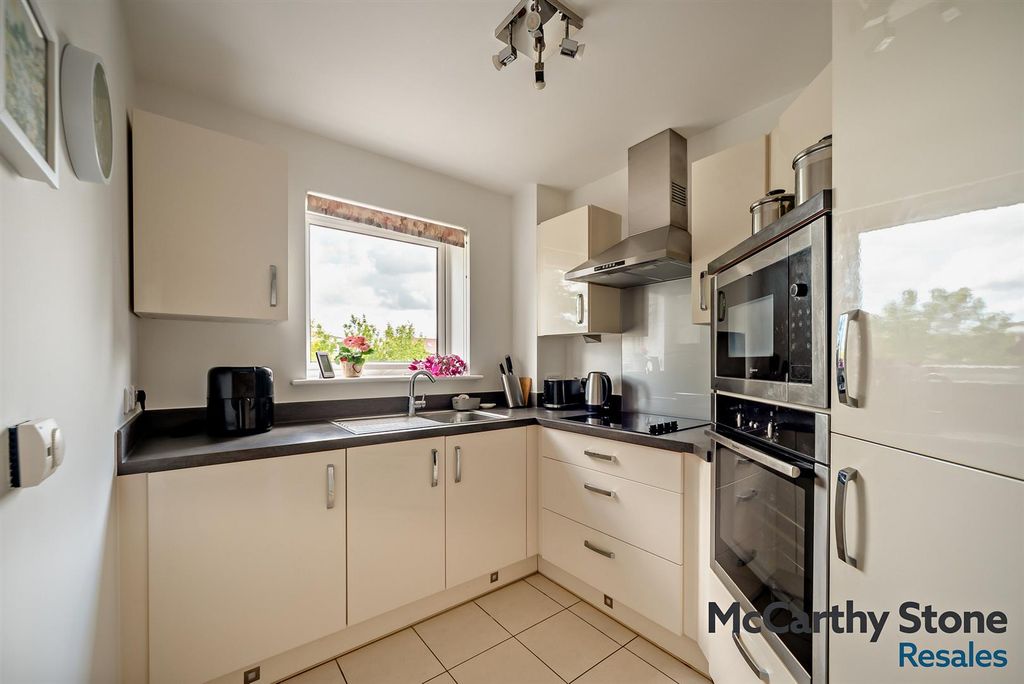 Additional image 5 of 1 bed flat for saleFreeman House, Keepers Close, Canterbury CT1